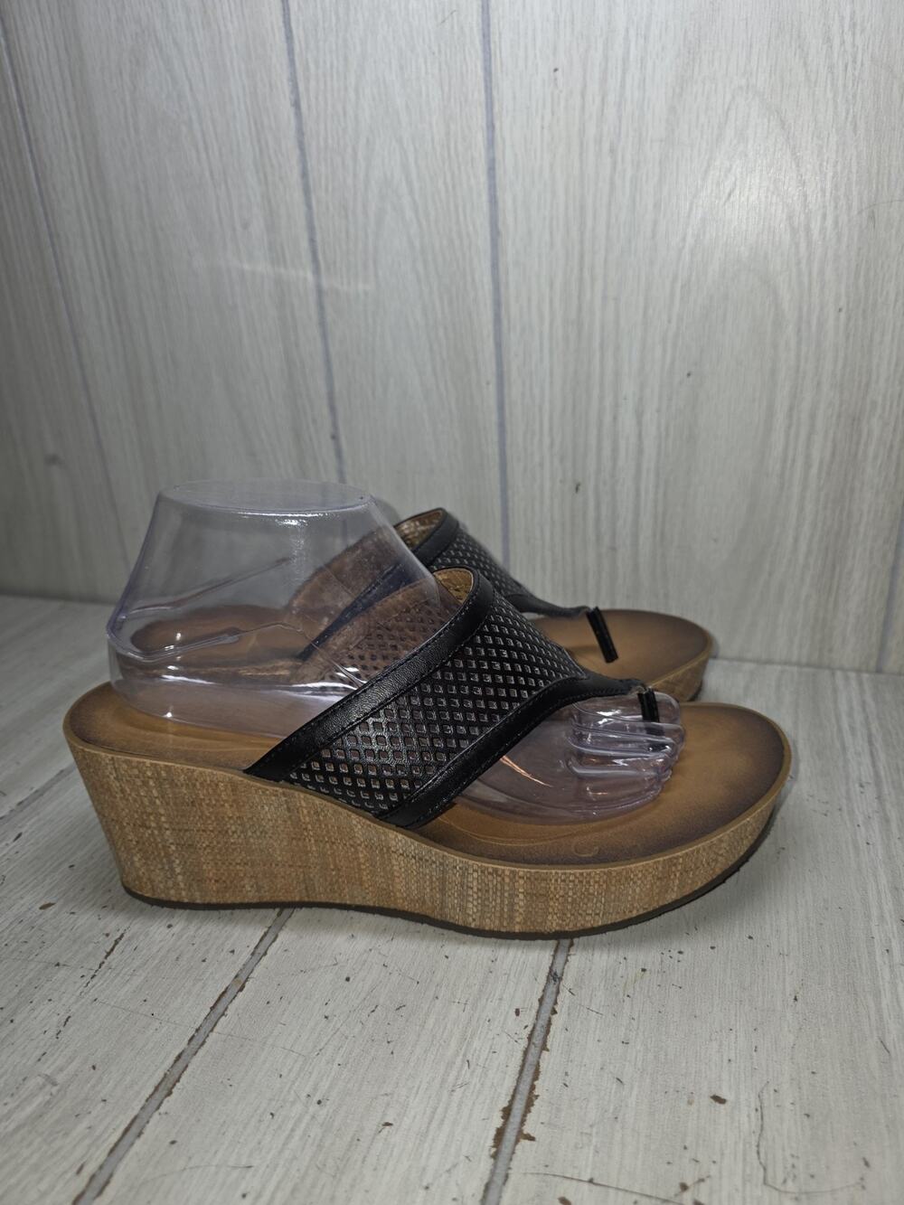 Clarks Womens Black Faux Leather Wedgr Flip Flop Sandals Heels 10 Comfort Shoes